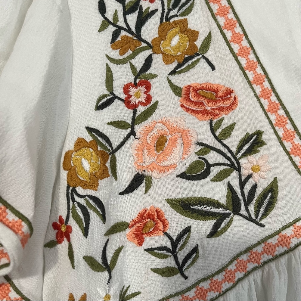 In Loom Womens Size medium mini white and floral dress - Picture 4 of 12